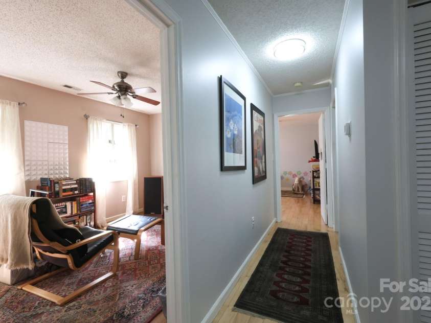 37 Nichols Hill Drive, Asheville, NC 28804.  MLS# CAR4253294, YatesRealty ID 15024. 