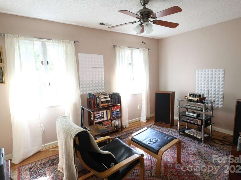 37 Nichols Hill Drive, Asheville, NC 28804.  MLS# CAR4253294, YatesRealty ID 15024. 