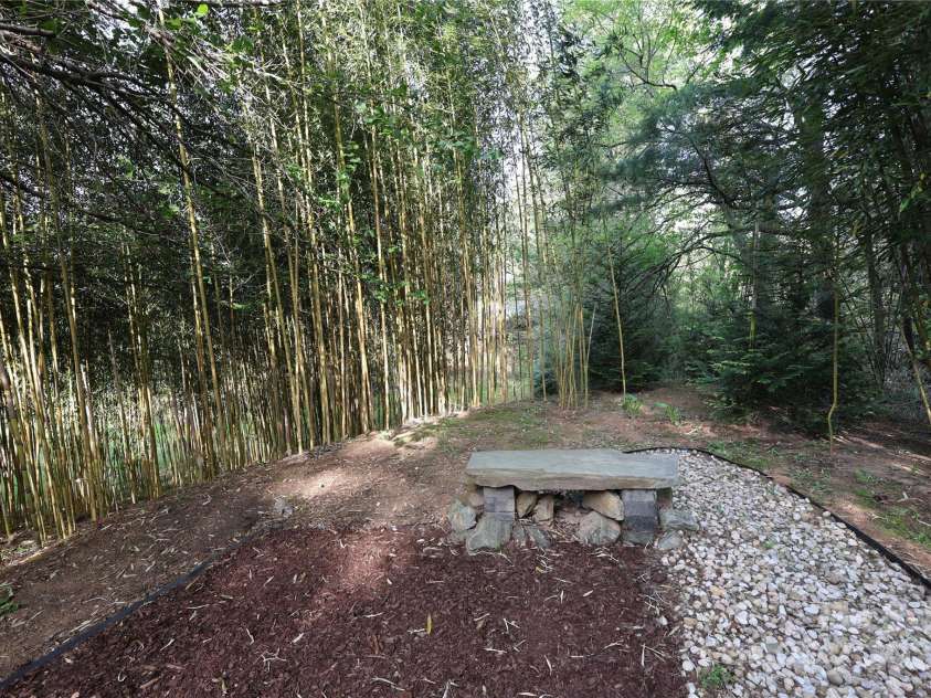 37 Nichols Hill Drive, Asheville, NC 28804.  MLS# CAR4253294, YatesRealty ID 15024. 