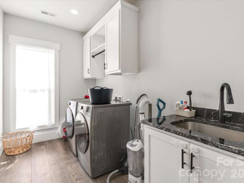 4555 Bristol Drive, Morganton, NC 28655.  MLS# CAR4336990, YatesRealty ID 15024. 
