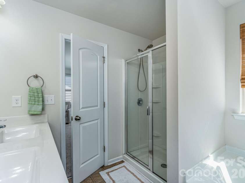 1786 Rhynes Trail, Rock Hill, SC 29732.  MLS# CAR4361898, YatesRealty ID 15027. Primary Bath