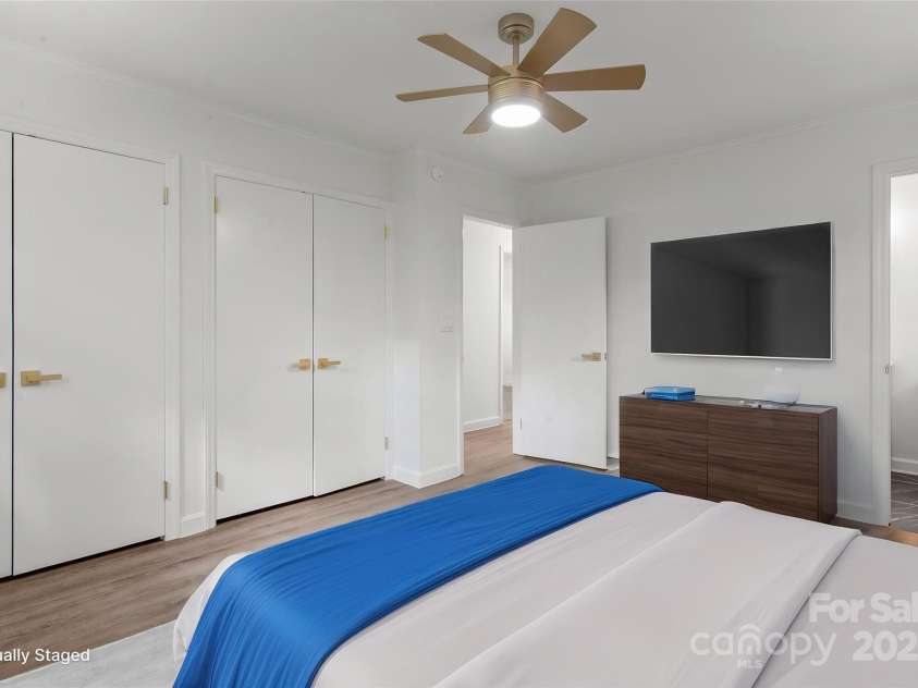 218 Kingsway Circle, Charlotte, NC 28214.  MLS# CAR4257221, YatesRealty ID 15027. 1st Primary Bedroom (Virtually Staged)