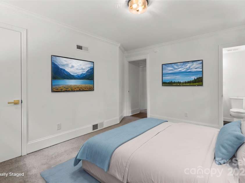 218 Kingsway Circle, Charlotte, NC 28214.  MLS# CAR4257221, YatesRealty ID 15027. 2nd Primary Bedroom (Virtually Staged)