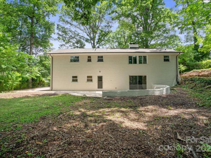 218 Kingsway Circle, Charlotte, NC 28214.  MLS# CAR4257221, YatesRealty ID 15027. 