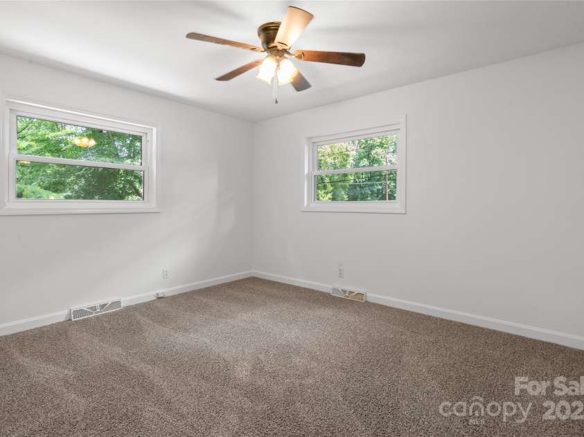 218 Kingsway Circle, Charlotte, NC 28214.  MLS# CAR4257221, YatesRealty ID 15027. Bedroom 1