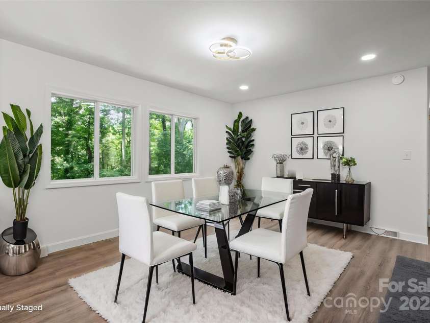 218 Kingsway Circle, Charlotte, NC 28214.  MLS# CAR4257221, YatesRealty ID 15027. Dining Room (Virtually Staged)