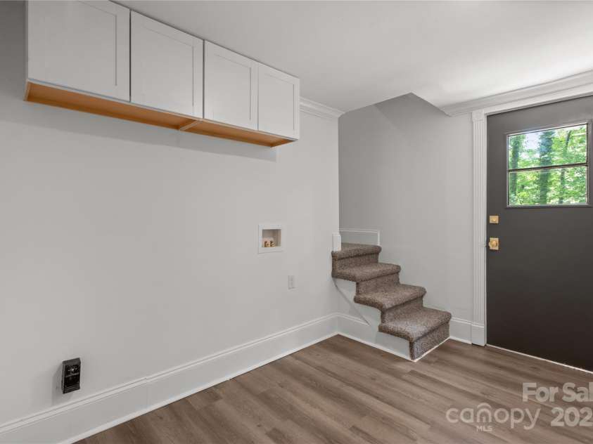 218 Kingsway Circle, Charlotte, NC 28214.  MLS# CAR4257221, YatesRealty ID 15027. Laundry Room