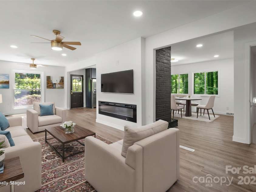 218 Kingsway Circle, Charlotte, NC 28214.  MLS# CAR4257221, YatesRealty ID 15027. Living Room (Virtually Staged)
