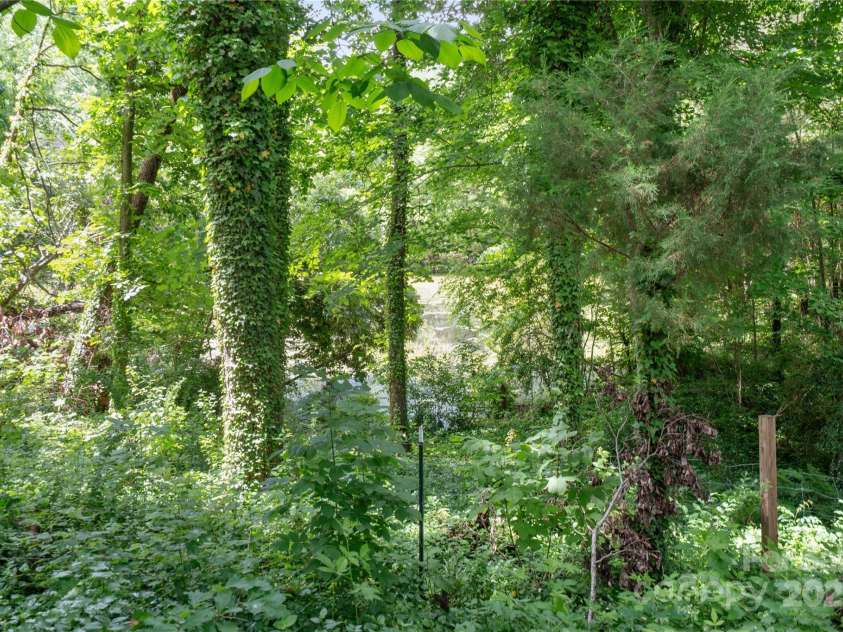 218 Kingsway Circle, Charlotte, NC 28214.  MLS# CAR4257221, YatesRealty ID 15027. Pond Views