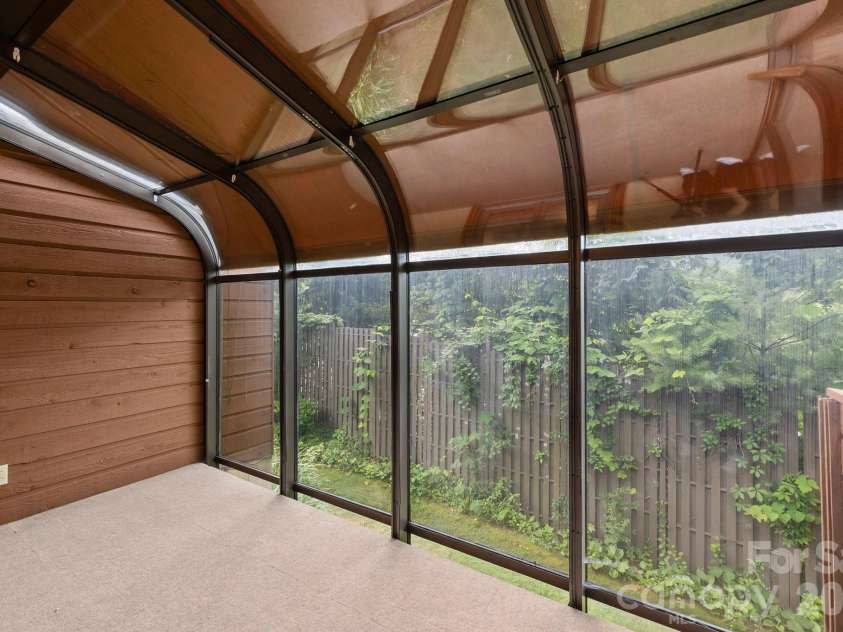 204 Woodfield Drive, Asheville, NC 28803.  MLS# CAR4365952, YatesRealty ID 15028. 