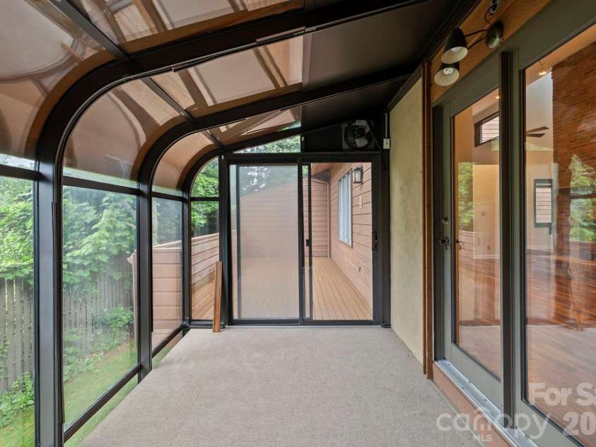204 Woodfield Drive, Asheville, NC 28803.  MLS# CAR4365952, YatesRealty ID 15028. 
