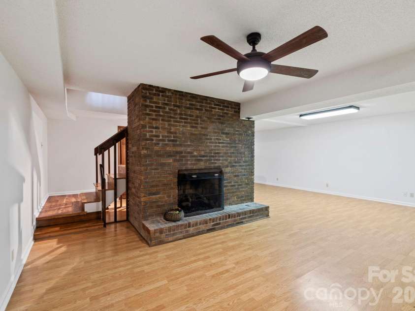204 Woodfield Drive, Asheville, NC 28803.  MLS# CAR4365952, YatesRealty ID 15028. 