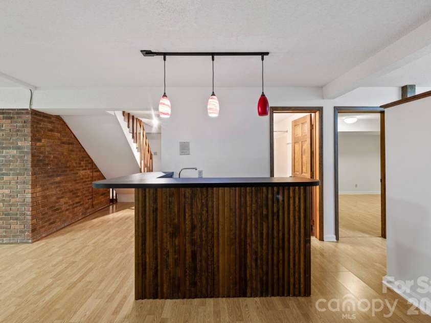 204 Woodfield Drive, Asheville, NC 28803.  MLS# CAR4365952, YatesRealty ID 15028. 