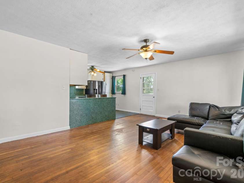 2525 Old Trenton Place, Lenoir, NC 28645.  MLS# CAR4369495, YatesRealty ID 15029. 