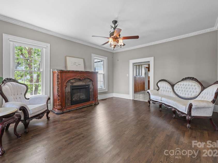 550 Woodleaf Barber Road, Cleveland, NC 27013.  MLS# CAR4274391, YatesRealty ID 1503. Living Room