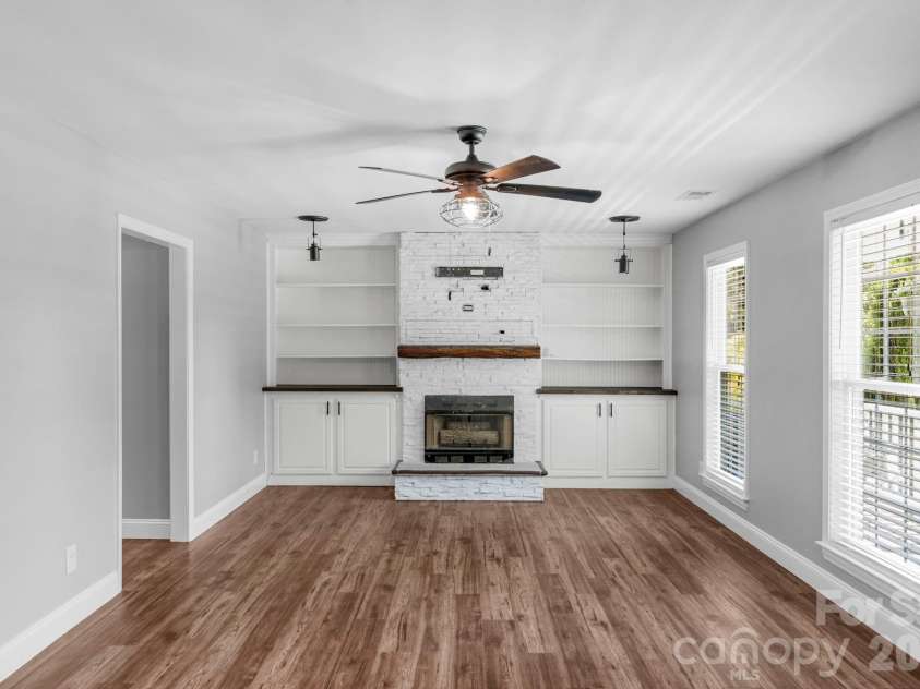 2503 Bathgate Lane, Matthews, NC 28105.  MLS# CAR4363520, YatesRealty ID 15030. 