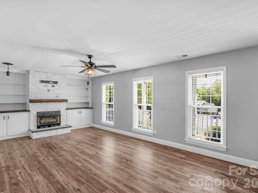 2503 Bathgate Lane, Matthews, NC 28105.  MLS# CAR4363520, YatesRealty ID 15030. 