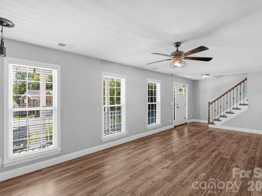 2503 Bathgate Lane, Matthews, NC 28105.  MLS# CAR4363520, YatesRealty ID 15030. 