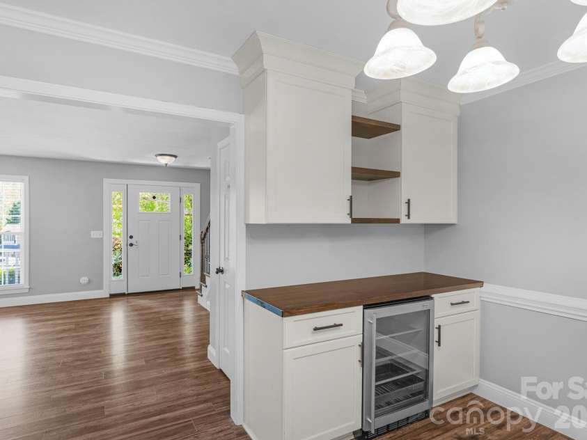 2503 Bathgate Lane, Matthews, NC 28105.  MLS# CAR4363520, YatesRealty ID 15030. 