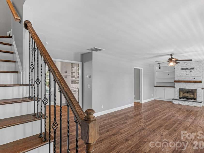 2503 Bathgate Lane, Matthews, NC 28105.  MLS# CAR4363520, YatesRealty ID 15030. 