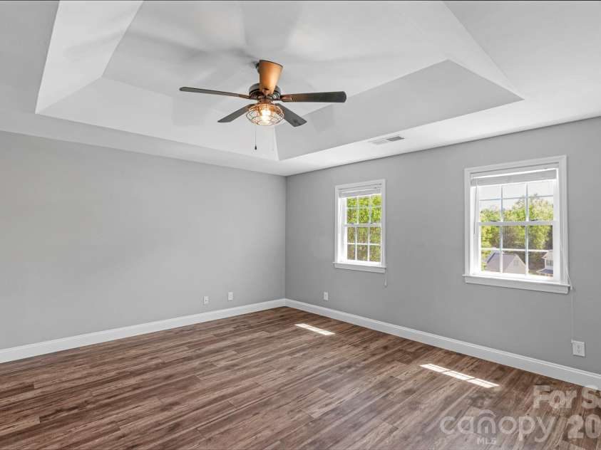 2503 Bathgate Lane, Matthews, NC 28105.  MLS# CAR4363520, YatesRealty ID 15030. 