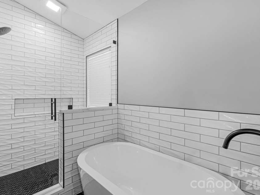 2503 Bathgate Lane, Matthews, NC 28105.  MLS# CAR4363520, YatesRealty ID 15030. 