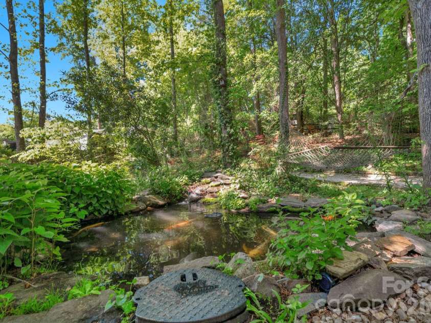2503 Bathgate Lane, Matthews, NC 28105.  MLS# CAR4363520, YatesRealty ID 15030. 