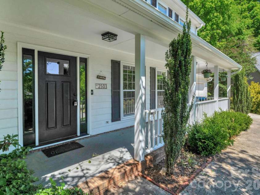 2503 Bathgate Lane, Matthews, NC 28105.  MLS# CAR4363520, YatesRealty ID 15030. 