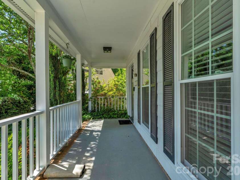2503 Bathgate Lane, Matthews, NC 28105.  MLS# CAR4363520, YatesRealty ID 15030. 