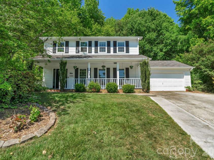 2503 Bathgate Lane, Matthews, NC 28105.  MLS# CAR4363520, YatesRealty ID 15030. 