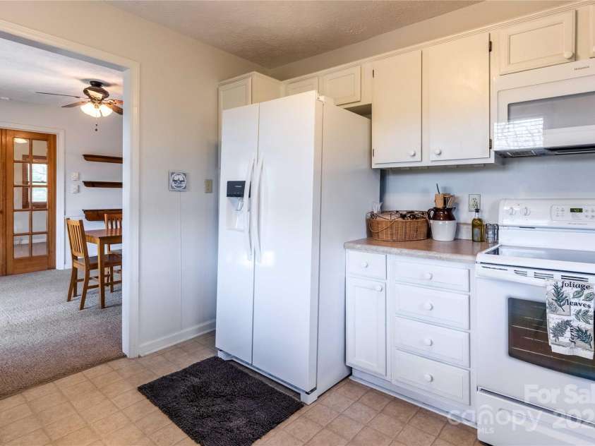 96 Winding Way, Canton, NC 28716.  MLS# CAR4248874, YatesRealty ID 15030. 