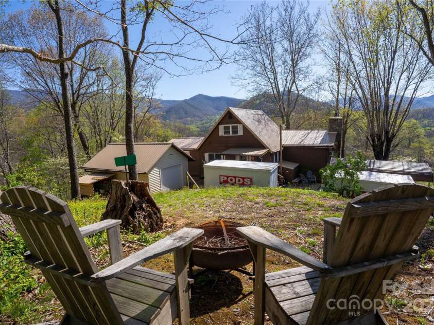 96 Winding Way, Canton, NC 28716.  MLS# CAR4248874, YatesRealty ID 15030. 