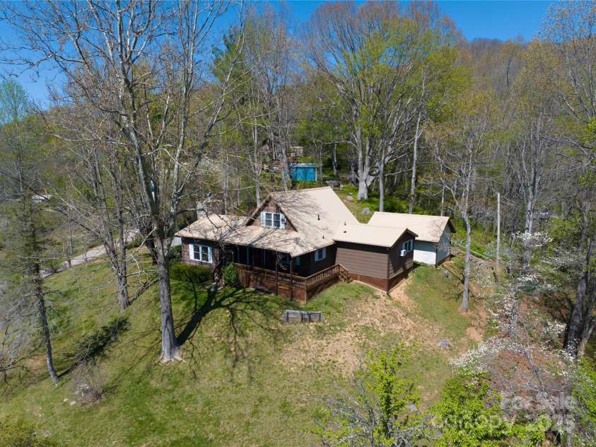 96 Winding Way, Canton, NC 28716.  MLS# CAR4248874, YatesRealty ID 15030. 