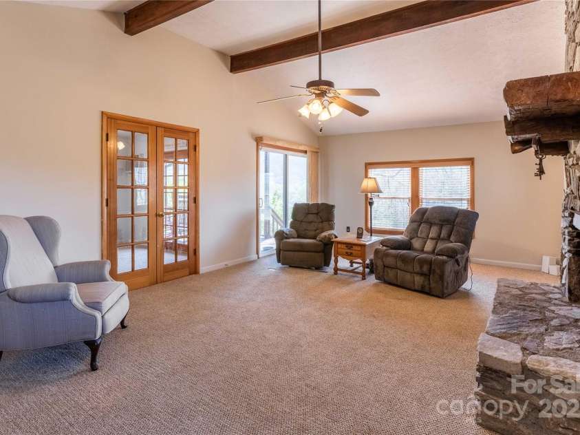 96 Winding Way, Canton, NC 28716.  MLS# CAR4248874, YatesRealty ID 15030. Living Room