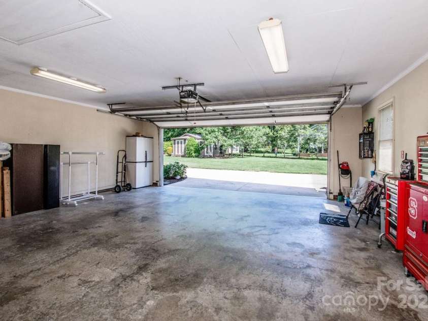 2078 Valley View Lane, Lincolnton, NC 28092.  MLS# CAR4263456, YatesRealty ID 15031. 