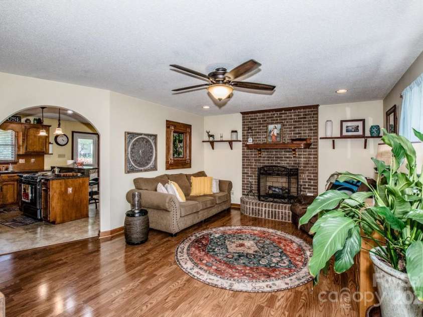 2078 Valley View Lane, Lincolnton, NC 28092.  MLS# CAR4263456, YatesRealty ID 15031. 