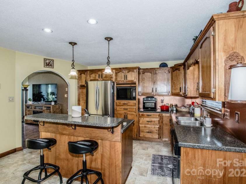 2078 Valley View Lane, Lincolnton, NC 28092.  MLS# CAR4263456, YatesRealty ID 15031. 