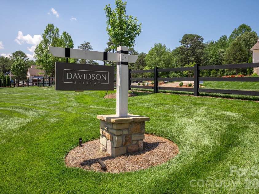 134 Willow View Loop, Davidson, NC 28036.  MLS# CAR4307195, YatesRealty ID 15032. Welcome to beautiful Davidson Retreat