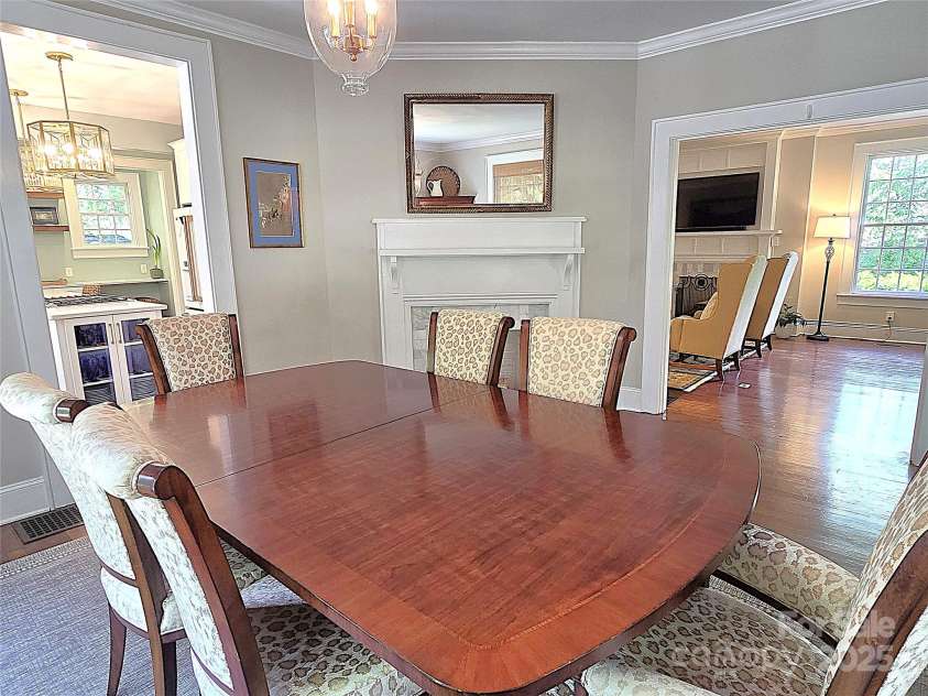 1051 14th Avenue Drive, Hickory, NC 28601.  MLS# CAR4260790, YatesRealty ID 15033. 