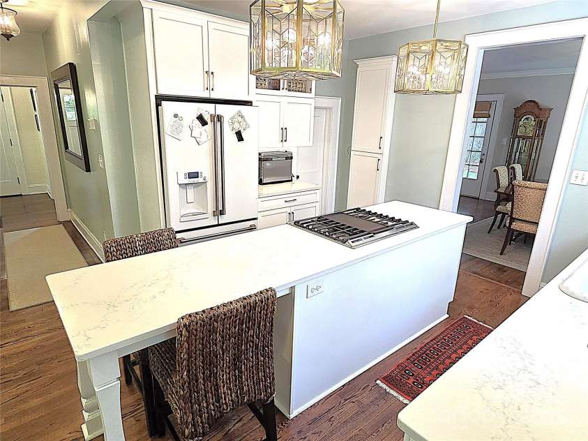 1051 14th Avenue Drive, Hickory, NC 28601.  MLS# CAR4260790, YatesRealty ID 15033. 