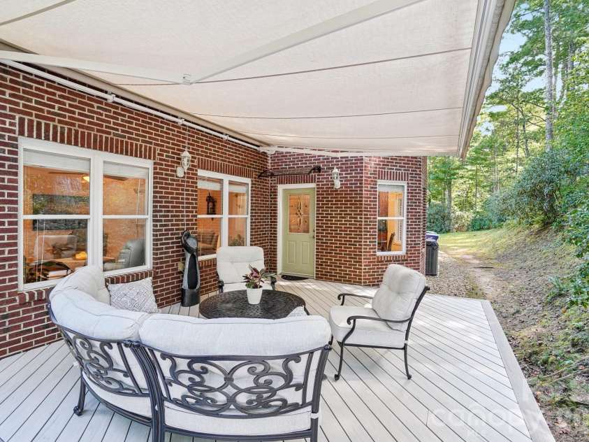 15 Madelyn Lane, Fairview, NC 28730.  MLS# CAR4302295, YatesRealty ID 15033. 
