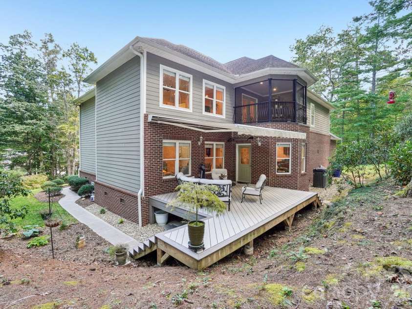 15 Madelyn Lane, Fairview, NC 28730.  MLS# CAR4302295, YatesRealty ID 15033. 