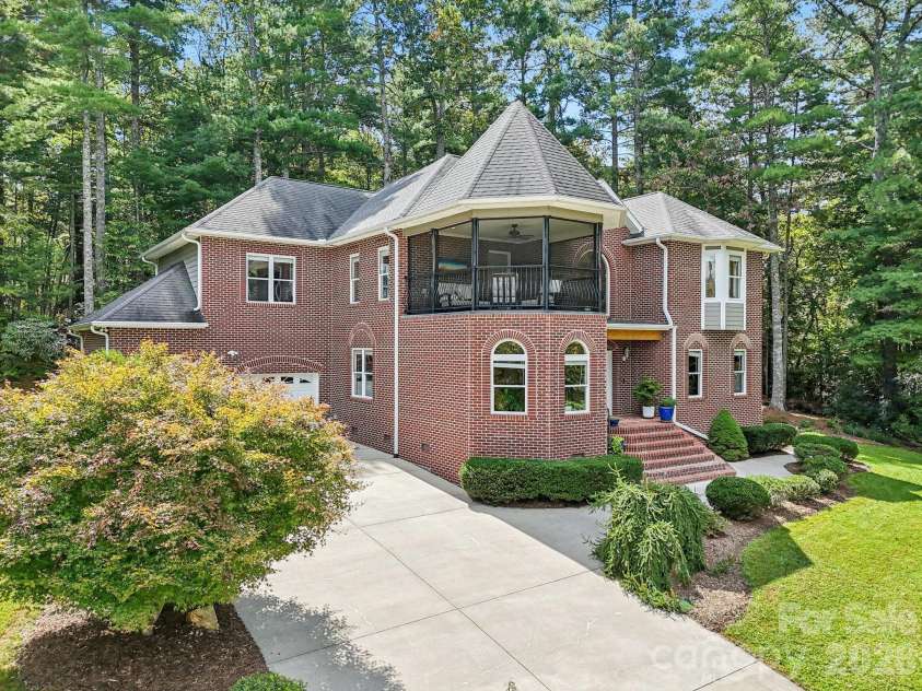 15 Madelyn Lane, Fairview, NC 28730.  MLS# CAR4302295, YatesRealty ID 15033. 