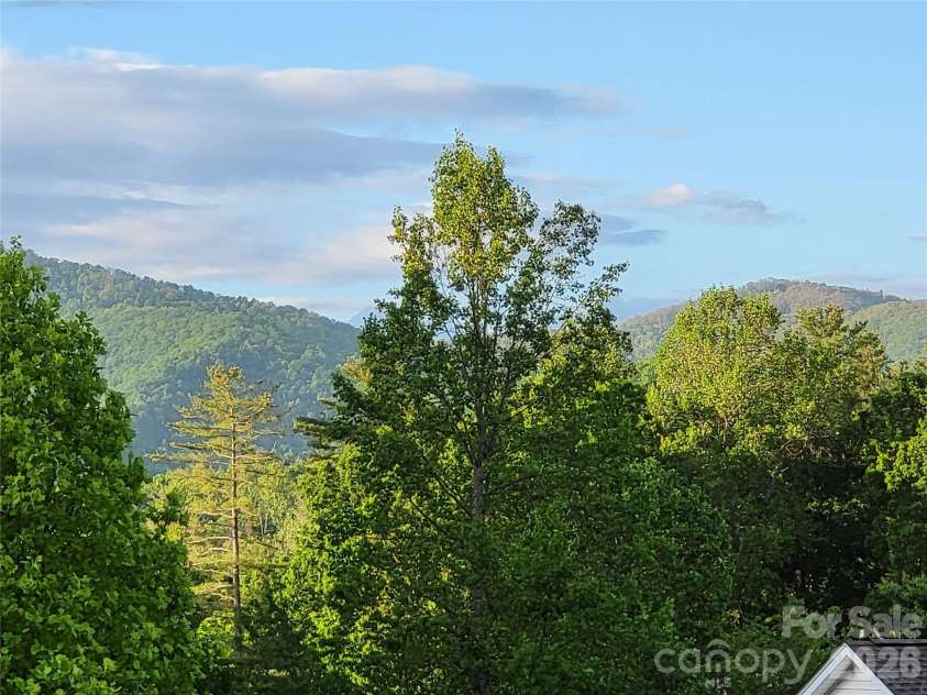 15 Madelyn Lane, Fairview, NC 28730.  MLS# CAR4302295, YatesRealty ID 15033. 