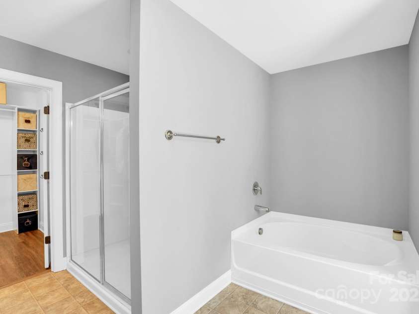 2417 Labelle Drive, Waxhaw, NC 28173.  MLS# CAR4248327, YatesRealty ID 15034. 