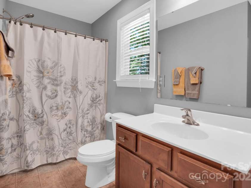 2417 Labelle Drive, Waxhaw, NC 28173.  MLS# CAR4248327, YatesRealty ID 15034. 