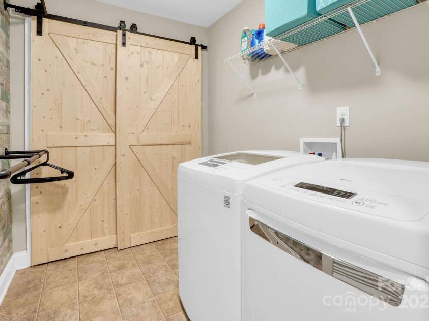 2417 Labelle Drive, Waxhaw, NC 28173.  MLS# CAR4248327, YatesRealty ID 15034. 