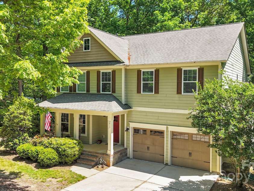 2417 Labelle Drive, Waxhaw, NC 28173.  MLS# CAR4248327, YatesRealty ID 15034. 