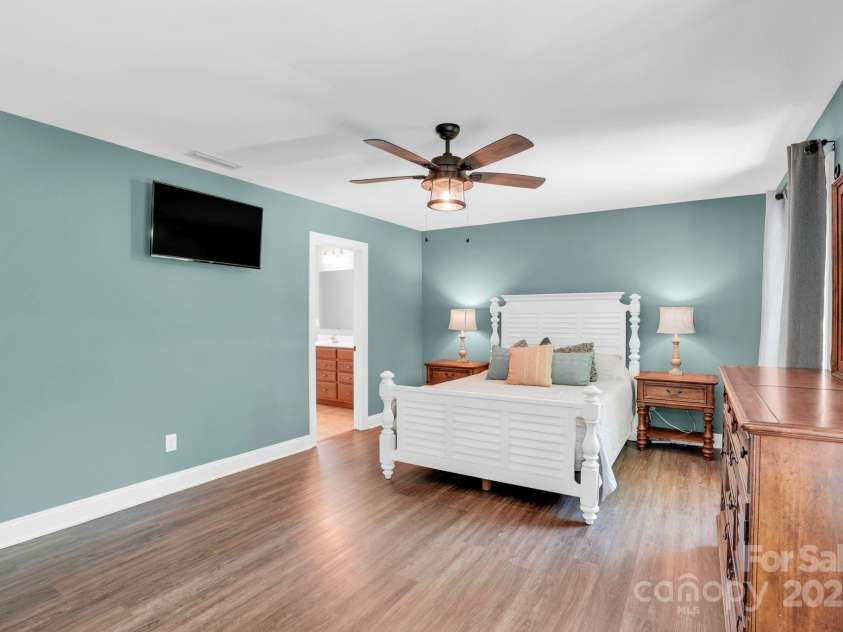 2417 Labelle Drive, Waxhaw, NC 28173.  MLS# CAR4248327, YatesRealty ID 15034. 