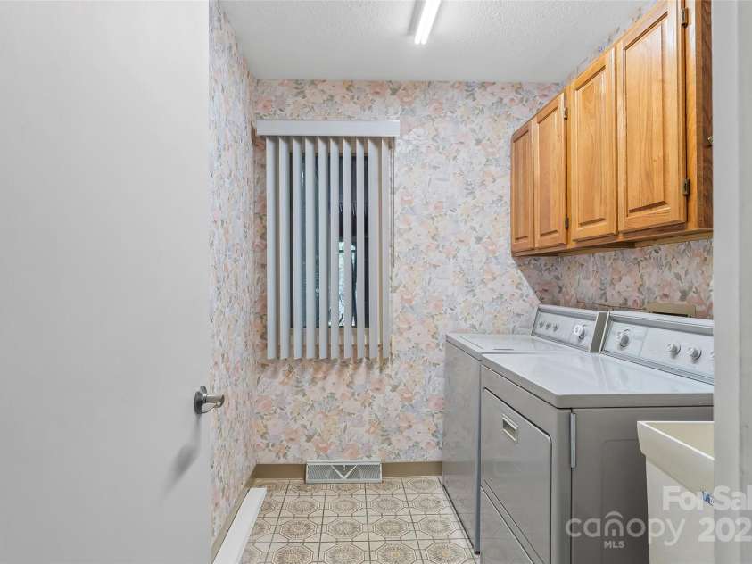 101 Sali Court, Brevard, NC 28712.  MLS# CAR4252205, YatesRealty ID 15035. 